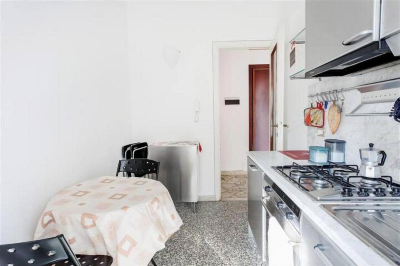 Porta Romana Comfortable Flat Con Balcone Milão Exterior foto
