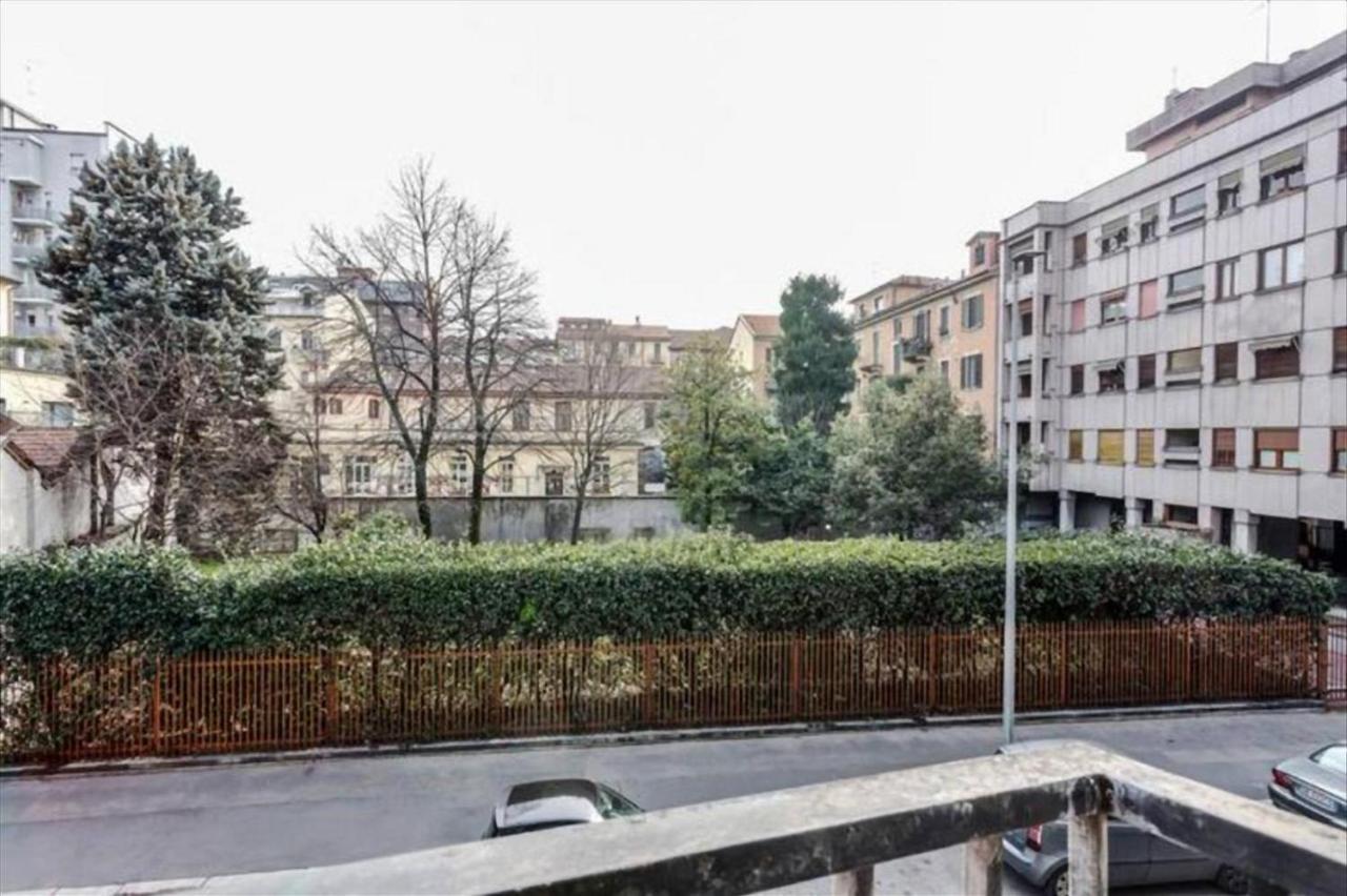 Porta Romana Comfortable Flat Con Balcone Milão Exterior foto